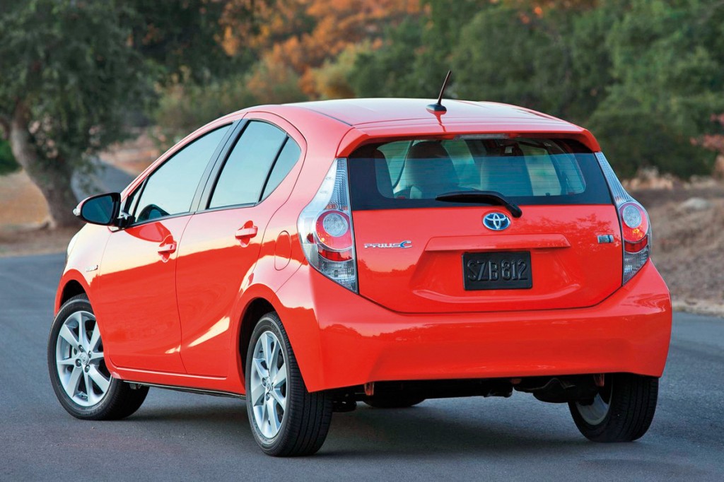 Toyota-Prius_C_2012_1280x960_wallpaper_10 copy