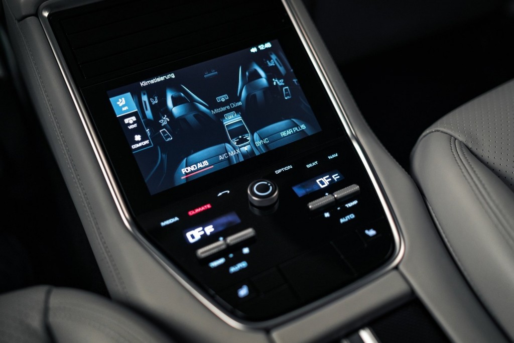 Porsche-Panamera-2017-1600-20