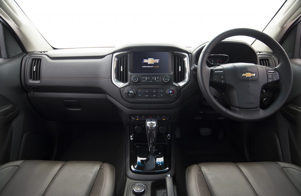 2017 Chevrolet Colorado High Country_interior 1