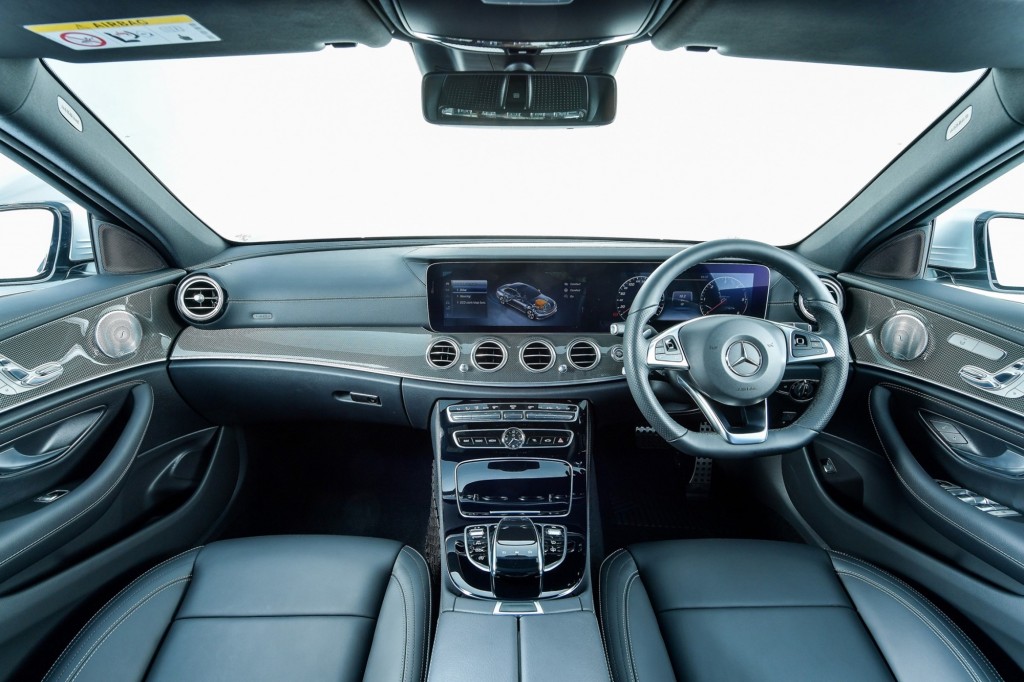 E 220 d AMG Dynamic_interior_2