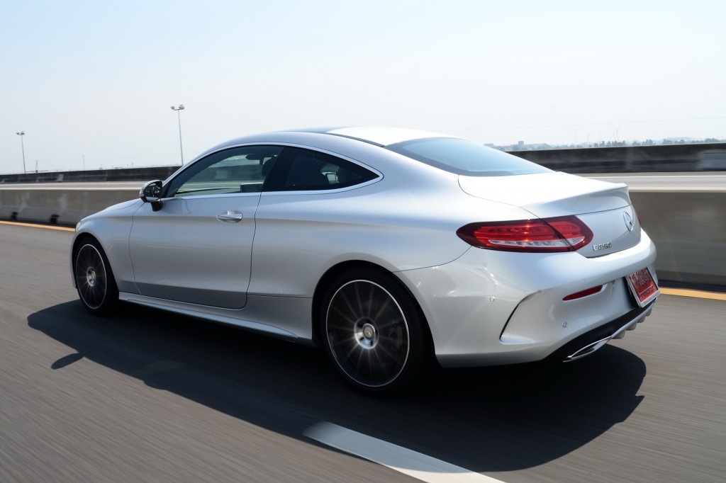 C 250 Coupe AMG Dynamic_Silver_Running (5)