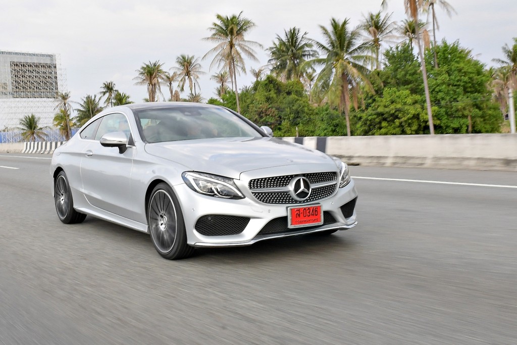 C 250 Coupe AMG Dynamic_Silver_Running (7)