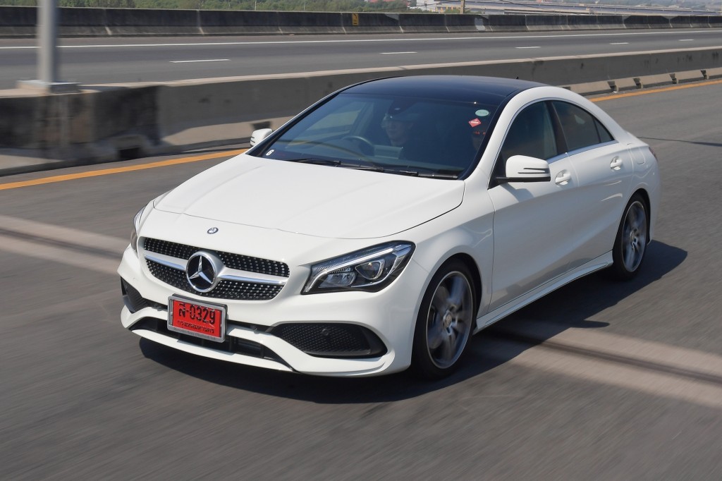 CLA 250 AMG Dynamic_White_Running (5)