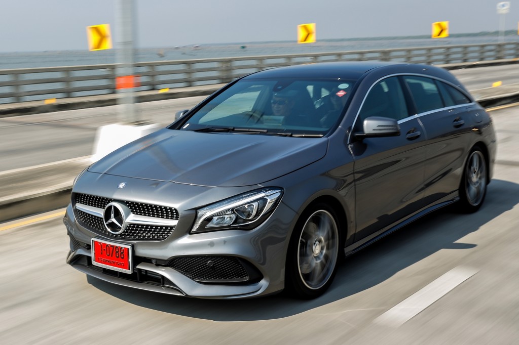 CLA 250 Shooting Brake AMG Dynamic_Grey_Running (10)