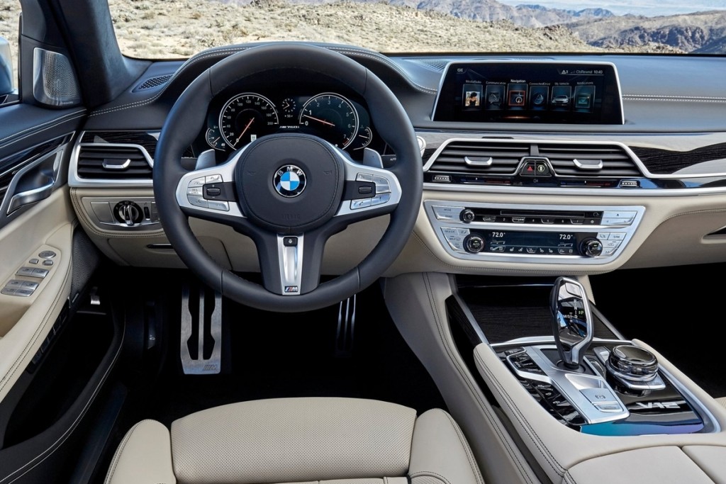 BMW-M760Li_xDrive-2017-1600-8d