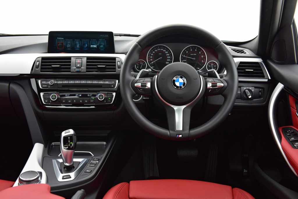 BMW 330e M Sport (2)