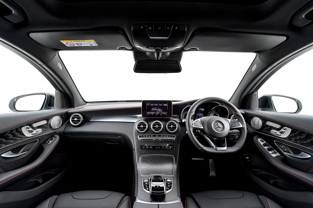 Mercedes-AMG GLC 43 4MATIC Coupé_Interior (1)