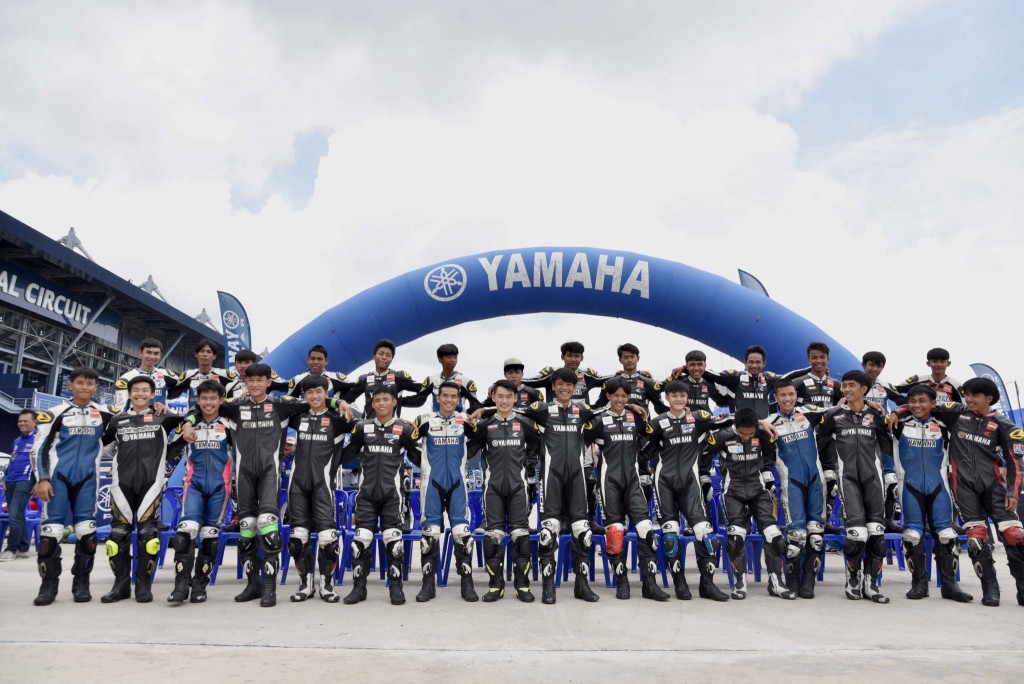 03 ยามาฮ่า ส่งท้ายเกม Moto Challenge Season 3 นำนักแข่งอาชีวะสัมผัสสนามแข่งระดับโลก