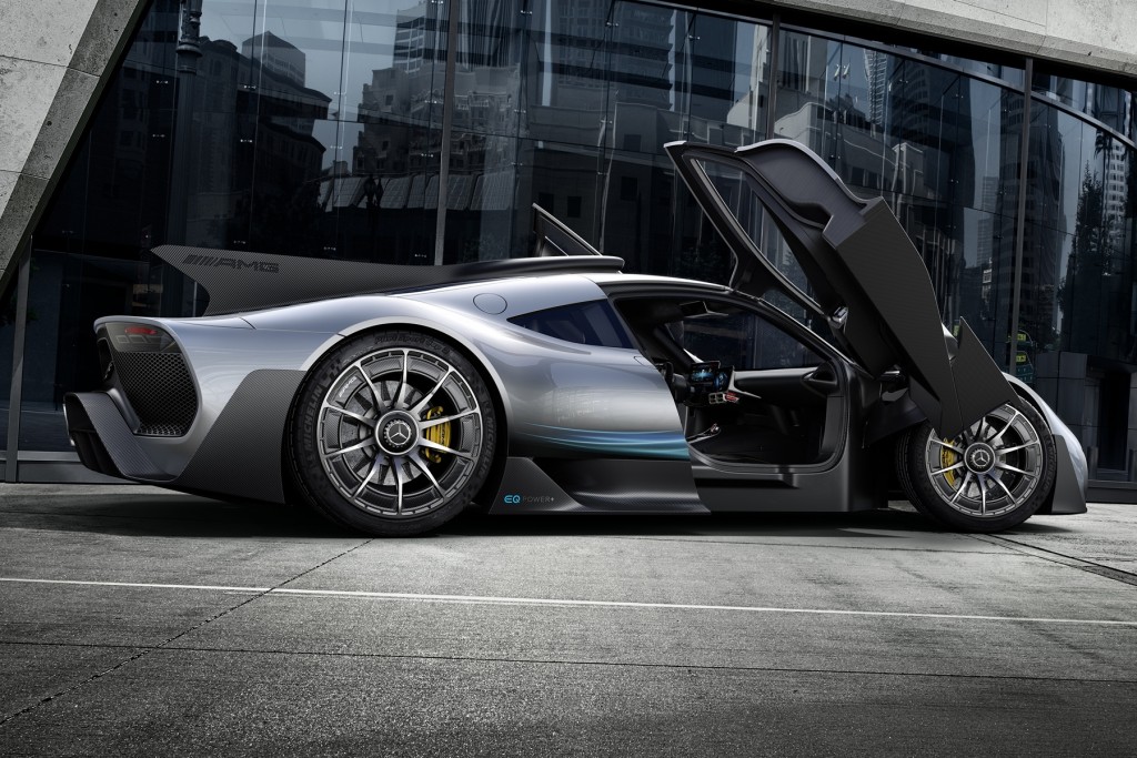 Showcar Mercedes-AMG Project ONE, zweisitziger Supersportwagen-mit modernster und effizientester Formel 1-Hybrid-Technologie, High Performance Plug-in Hybrid Antriebsstrang mit 1,6-Liter-V6-Turbobenzinmotor und vier Elektromotoren  Showcar Mercedes-AMG Project ONE, two-seater supersports car with the very latest and efficient, fully-fledged Formula 1 hybrid technology, high-performance plug-in hybrid drive system with 1.6 1.6-litre V6 turbocharged petrol engine and four electric motors