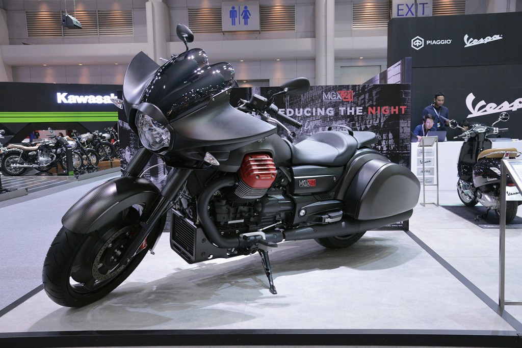 Moto Guzzi MGX-21 copy