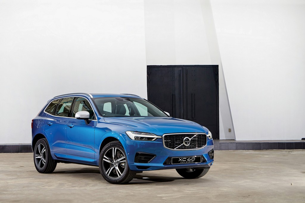 New XC60 T8 AWD_005_RE... copy