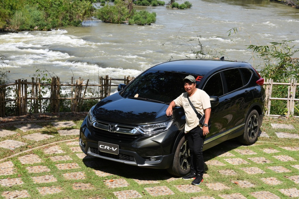 คุณวุฒาฑิตย์ จุลกะเศียน พนักงานบริษัทเอกชน เจ้าของรถ ฮอนด้า ซีอาร์-วี