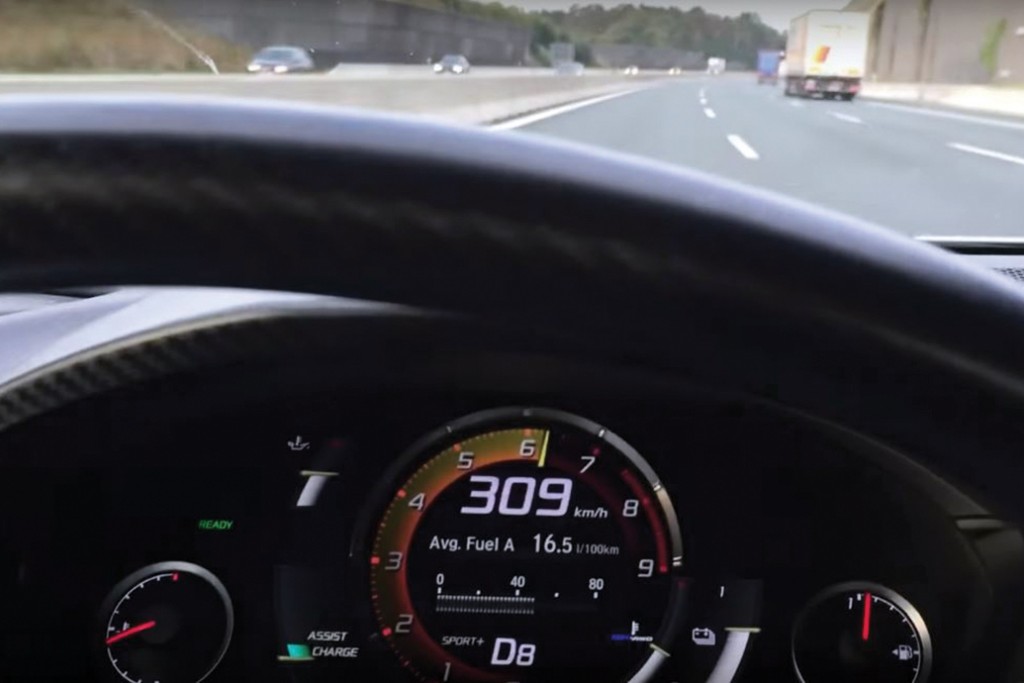 honda-nsx-goes-flat-out-in-autobahn-top-speed-test-hits-1919 copy