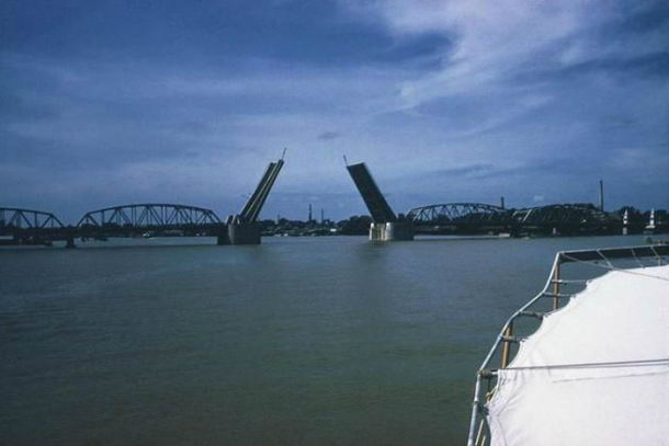 สะพานกรุงเทพเปิด-ปิดได้ ปี 2503