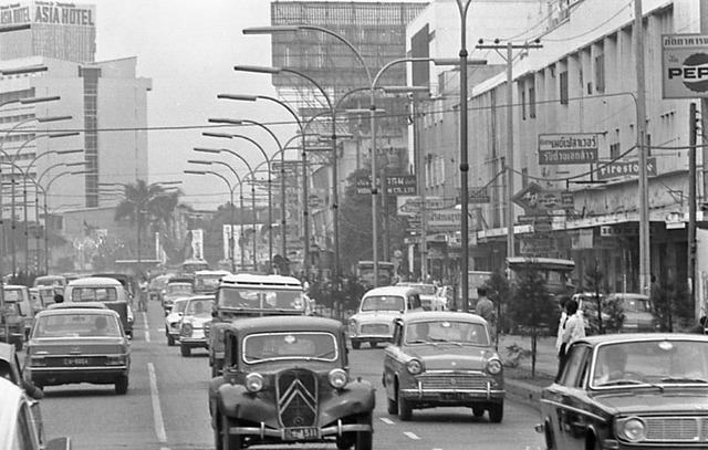 โรงแรม เอเซีย ปี70....และ รถราที่คลาสสิคมากๆ บนถนนพญาไท