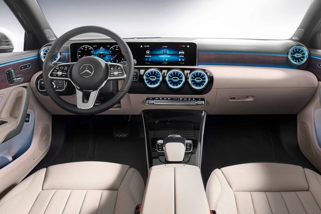 2019-mercedes-benz-a-class-sedan (6)