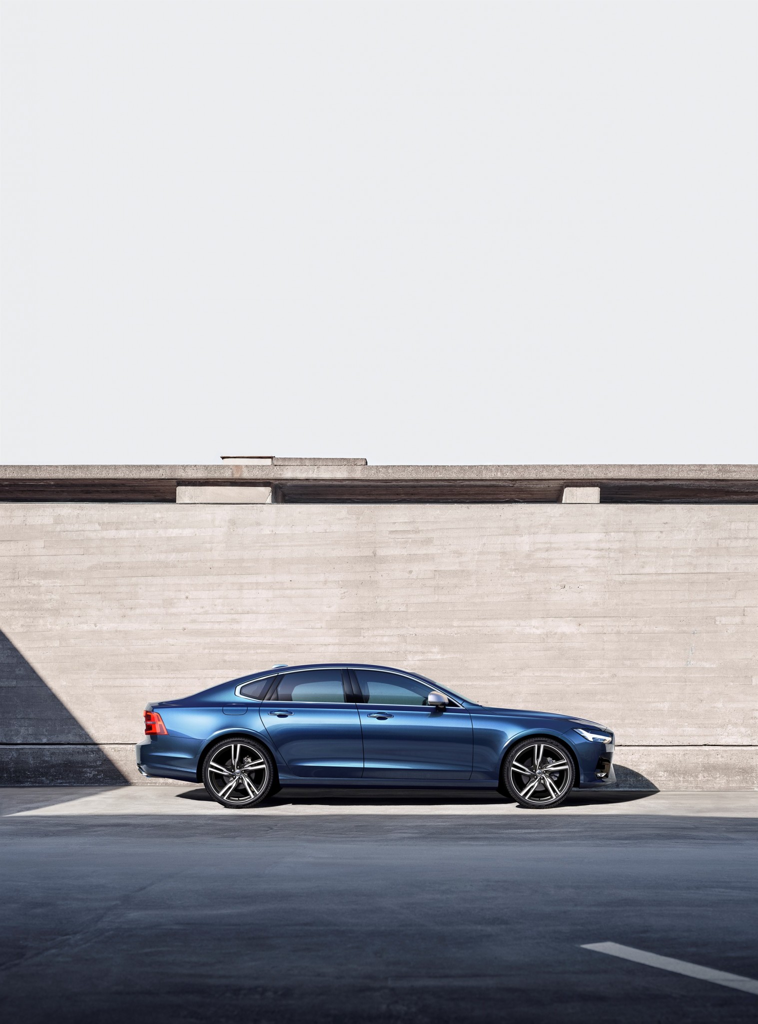 192804_Volvo_S90_R-Design_Location