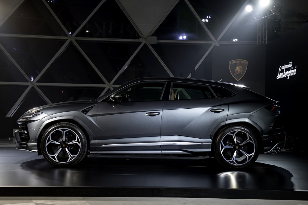 Lamborghini Urus 9