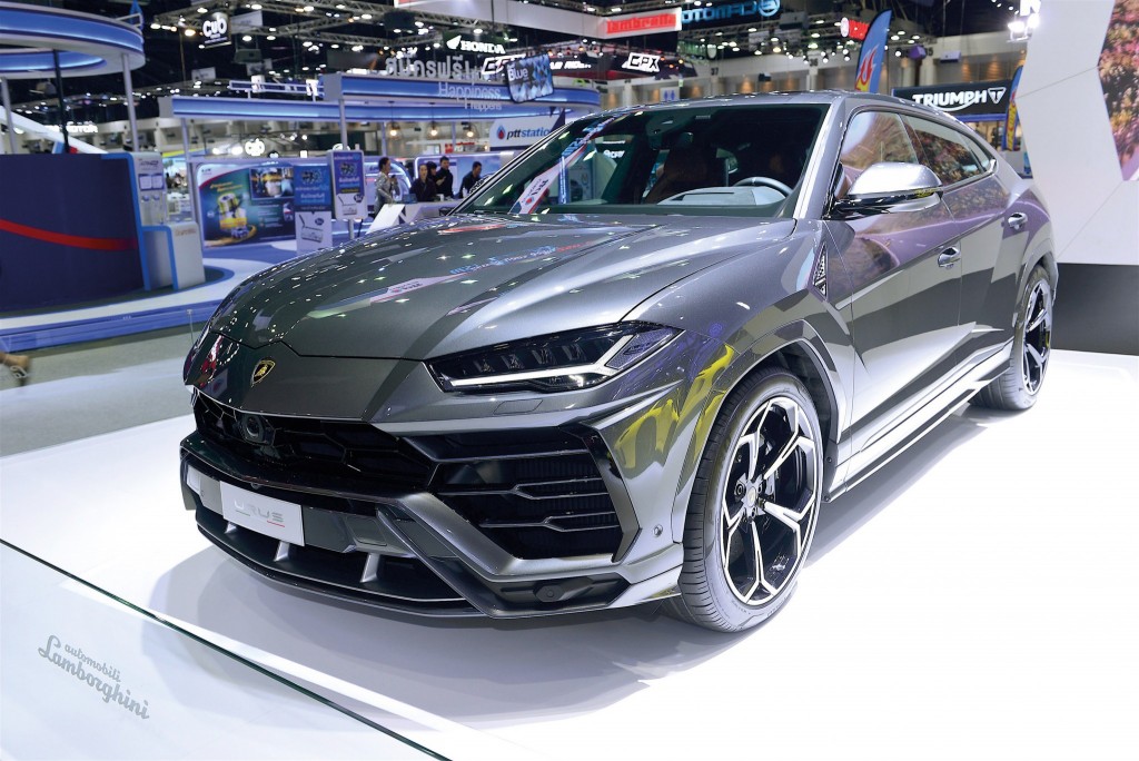 01 LAMBORGHINI URUS 02 copy