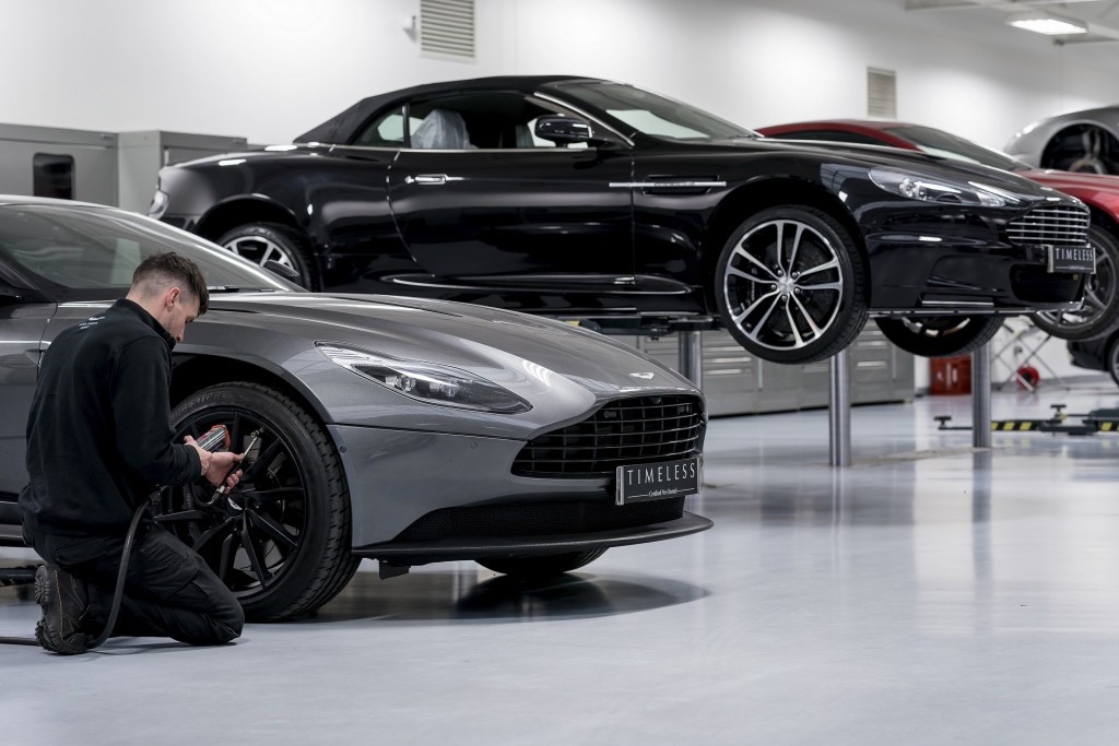 Aston Martin TIMELESS-2