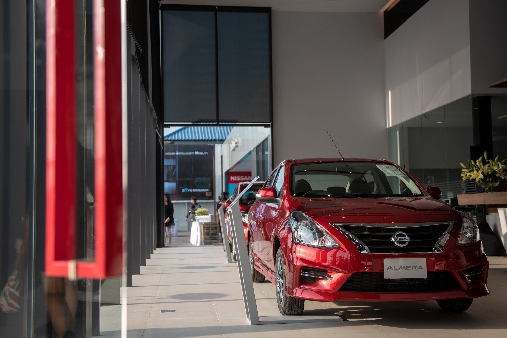 Nissan 4