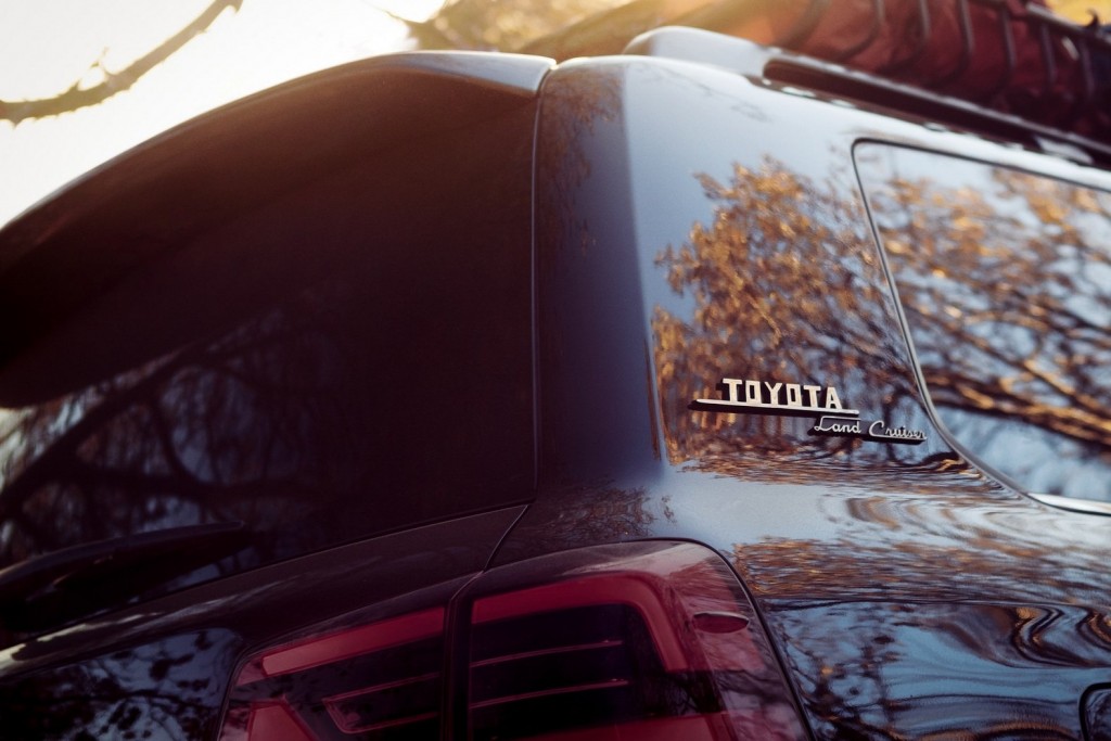 d0ec1b35-2020-toyota-land-cruiser-07
