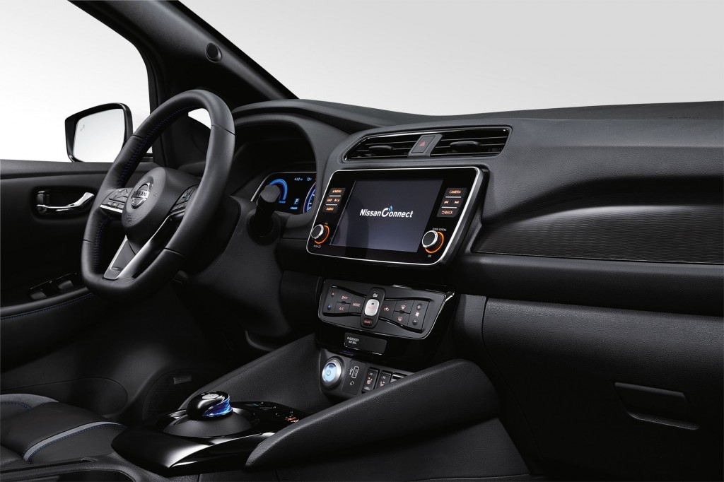 TTT292.horizon_top_1.NissanLeaf_interior_1