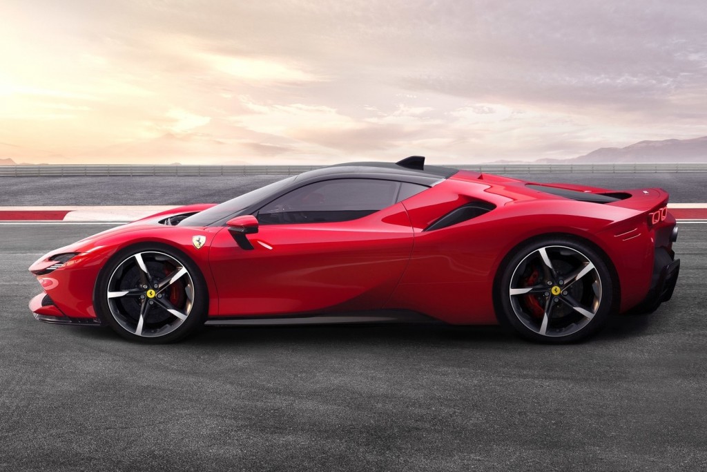Ferrari-SF90_Stradale-2020-1600-02