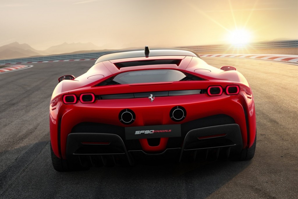 Ferrari-SF90_Stradale-2020-1600-06