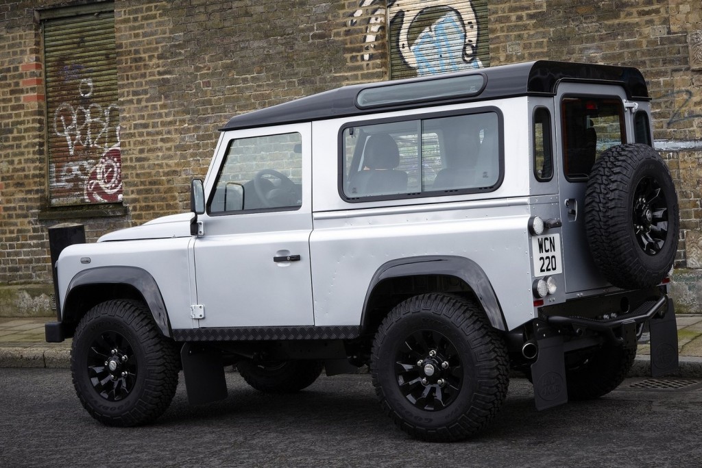 Land_Rover-Defender_X-Tech-2011-1600-07