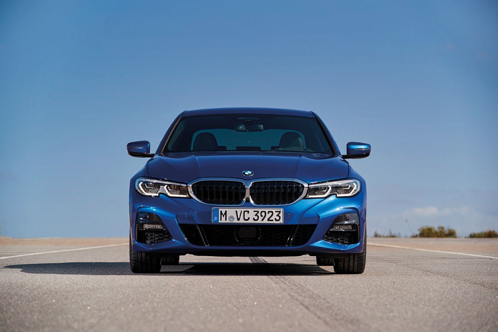 P90332472_highRes_the-all-new-bmw-330i