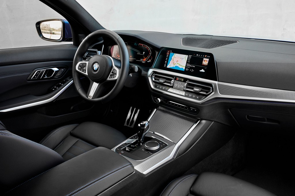 P90332482_highRes_the-all-new-bmw-330i