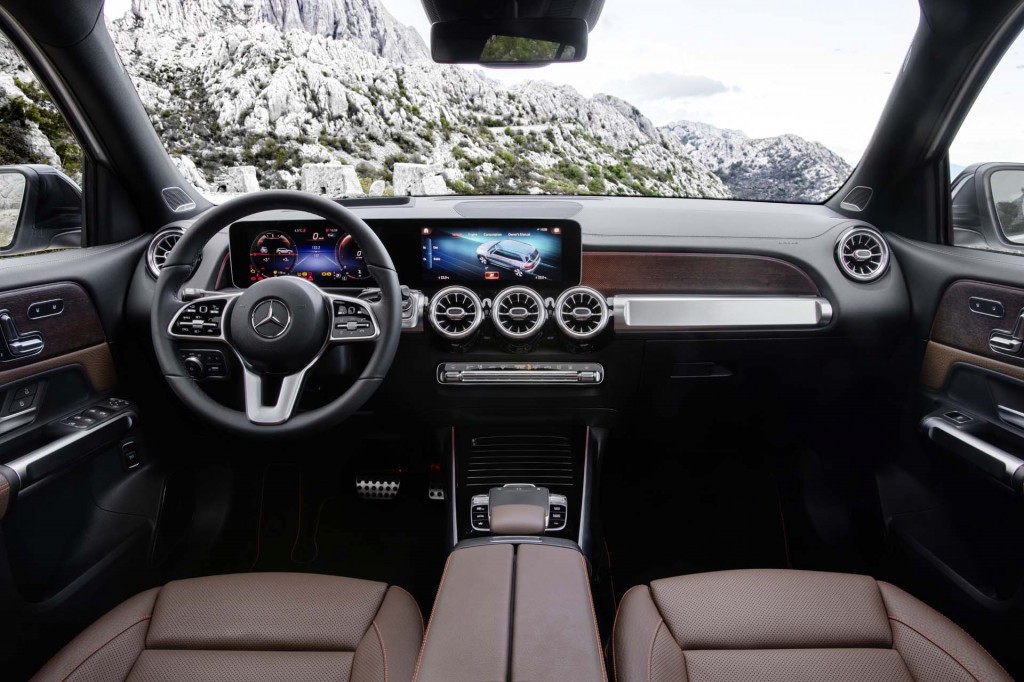 2020-mercedes-benz-glb-class_100703883_l