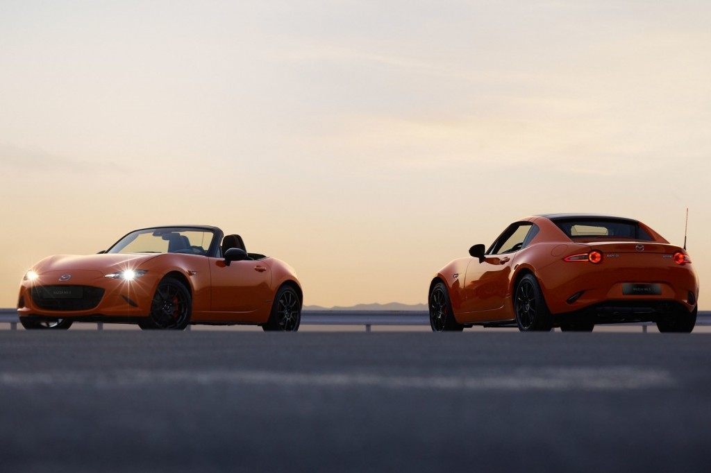 Mazda-MX-5_30th_Anniversary-2019-1600-07