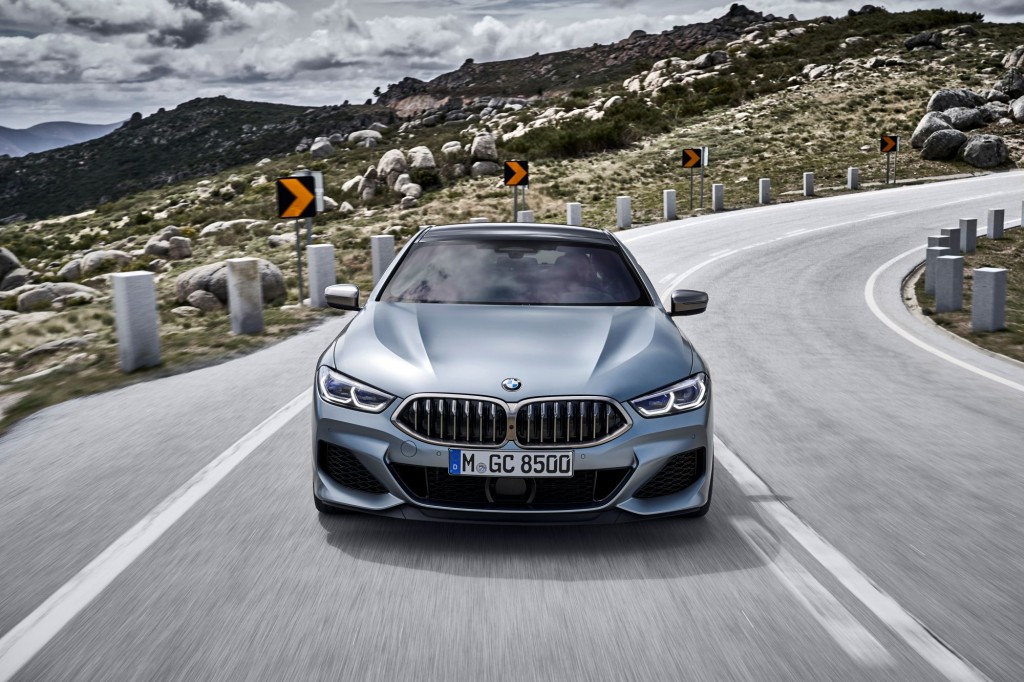 P90351031_highRes_the-new-bmw-8-series