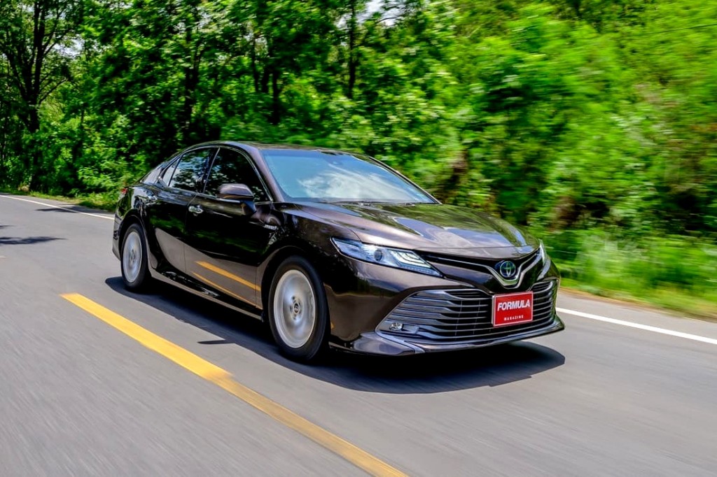 Toyota Camry Hybrid ทดสอบ