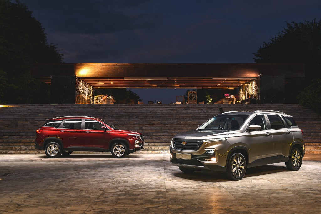 All-New Chevrolet Captiva Premier and LT_Night_small