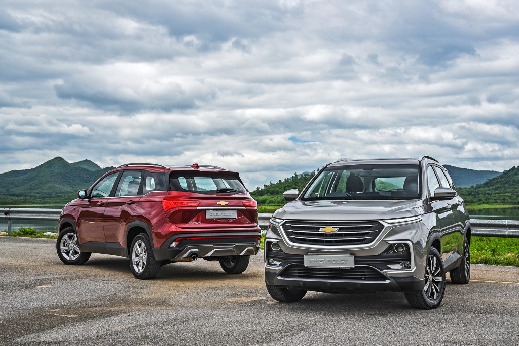 All-New Chevrolet Captiva Premier and LT_mountains_small