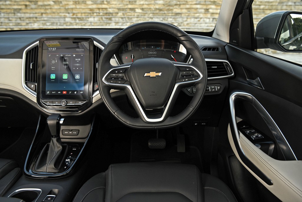 All-New Chevrolet Captiva Premier_int. cockpit_small