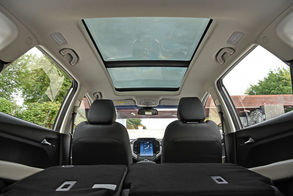 All-New Chevrolet Captiva Premier_int. pano sunroof_small