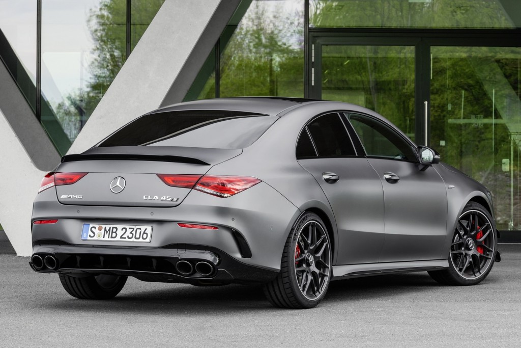 Mercedes-AMG CLA 45 S 4MATIC+ (2019);Kraftstoffverbrauch kombiniert: 8,3-8,1 l/100 km; CO2-Emissionen kombiniert: 189-186 g/km* Mercedes-AMG CLA 45 S 4MATIC+ (2019);Fuel consumption combined: 8.3-8.1 l/100 km; Combined CO2 emissions: 189-186 g/km*