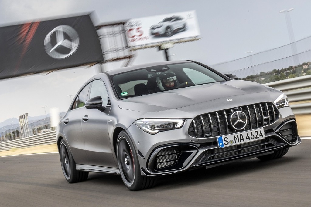 Mercedes-AMG CLA 45 S 4MATIC+, designo mountain grau magno, Leder - Nappa AMG schwarz mit gelben Kontrastziernähten;Kraftstoffverbrauch kombiniert: 8,3-8,1 l/100 km; CO2-Emissionen kombiniert: 189-186 g/km* Mercedes-AMG CLA 45 S 4MATIC+, designo mountain gray magno, Leather – black, with yellow topstitching;Fuel consumption combined: 8.3-8.1 l/100 km; Combined CO2 emissions: 189-186 g/km*