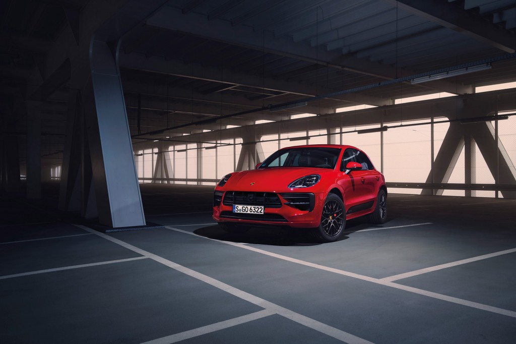 PORSCHE MACAN GTS 01 copy