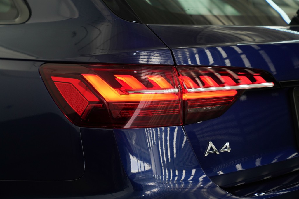 Audi A4 Avant_ภายนอก_08