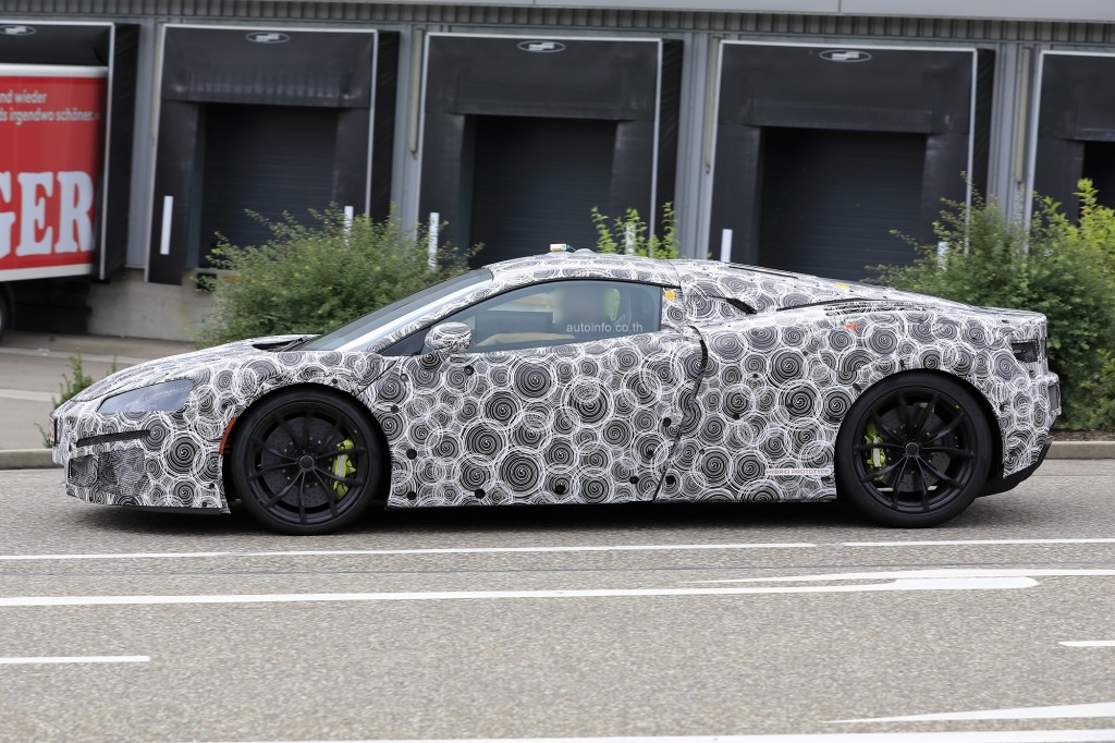 Spy shot of secretly tested future car