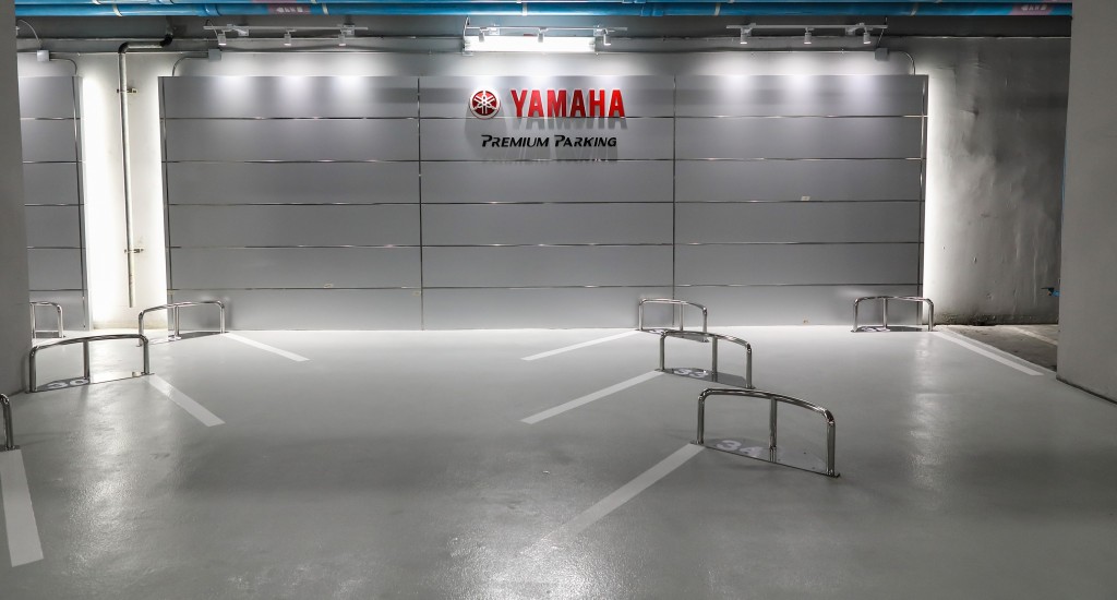 04 YAMAHA