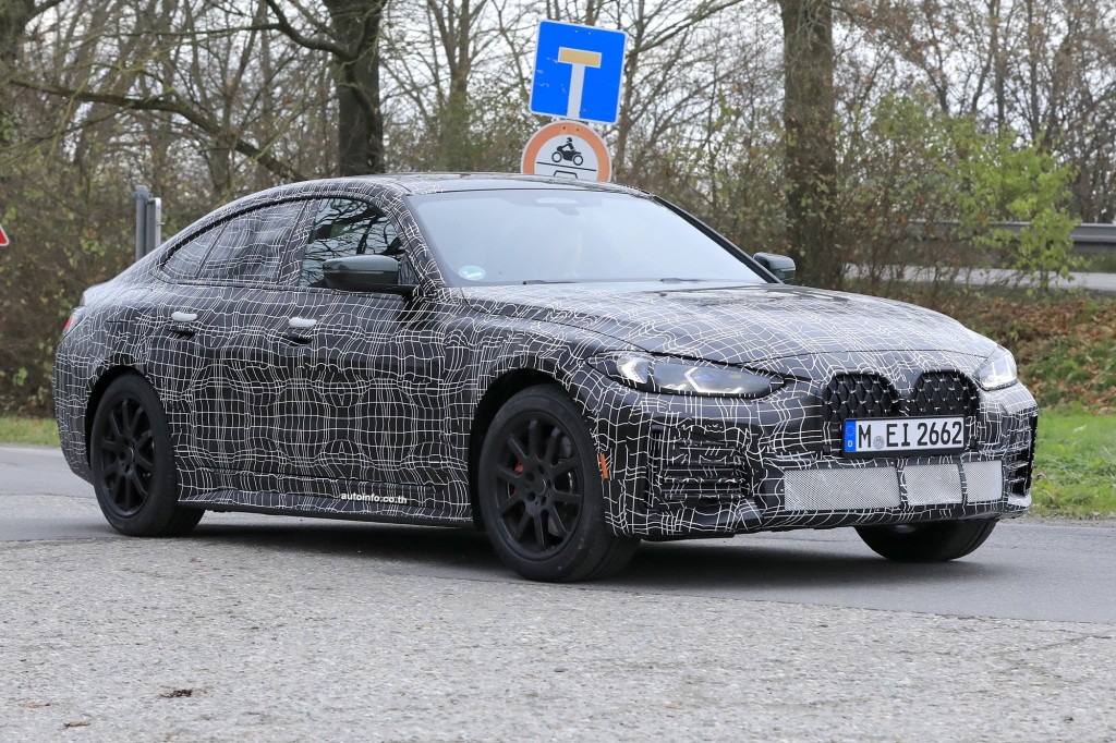 Spy shot of secretly tested future car