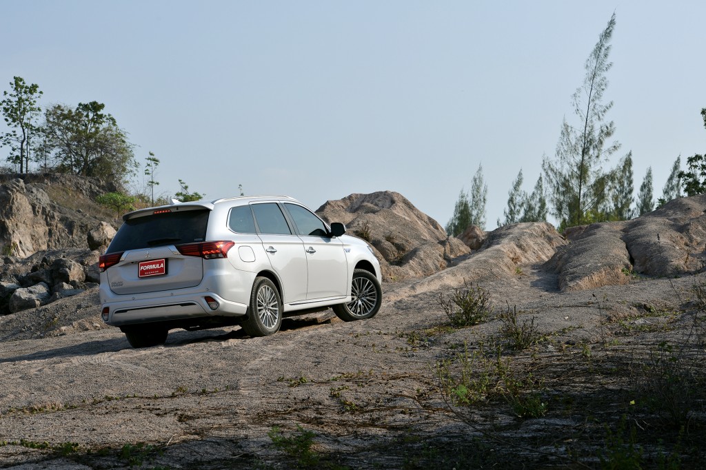 MITSUBISHI OUTLANDER PHEV