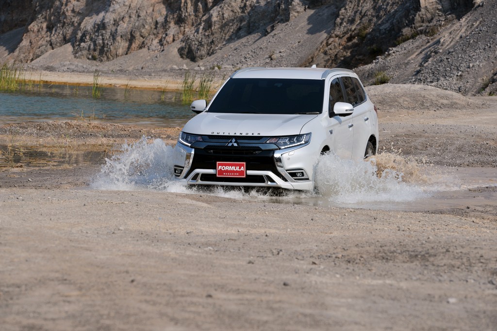 MITSUBISHI OUTLANDER PHEV