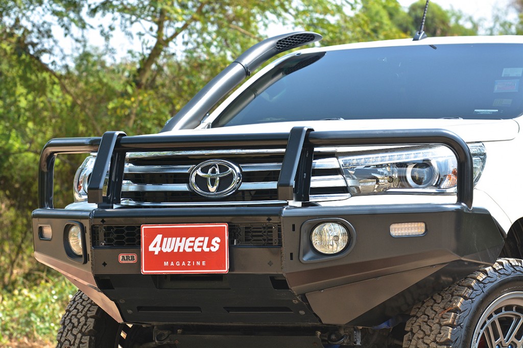 TOYOTA HILUX REVO SMART CAB PRERUNNER